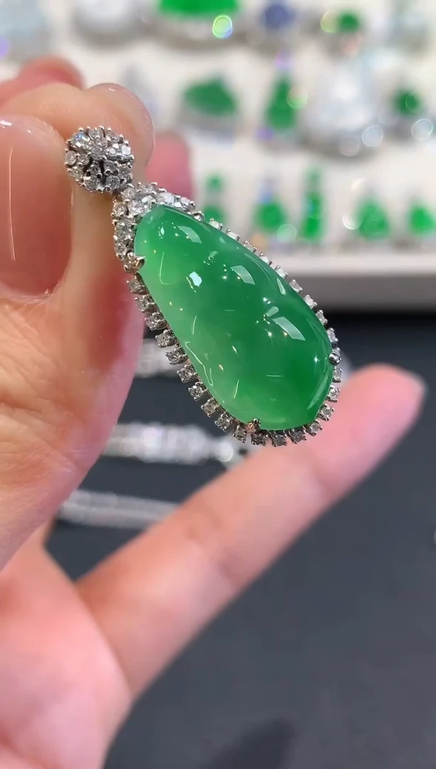 吊坠(不含链)18K金镶嵌翡翠q58