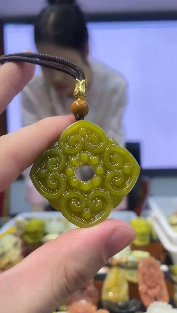 【闪购商品】岫玉吊坠未镶嵌·多样性发货*拍一发一