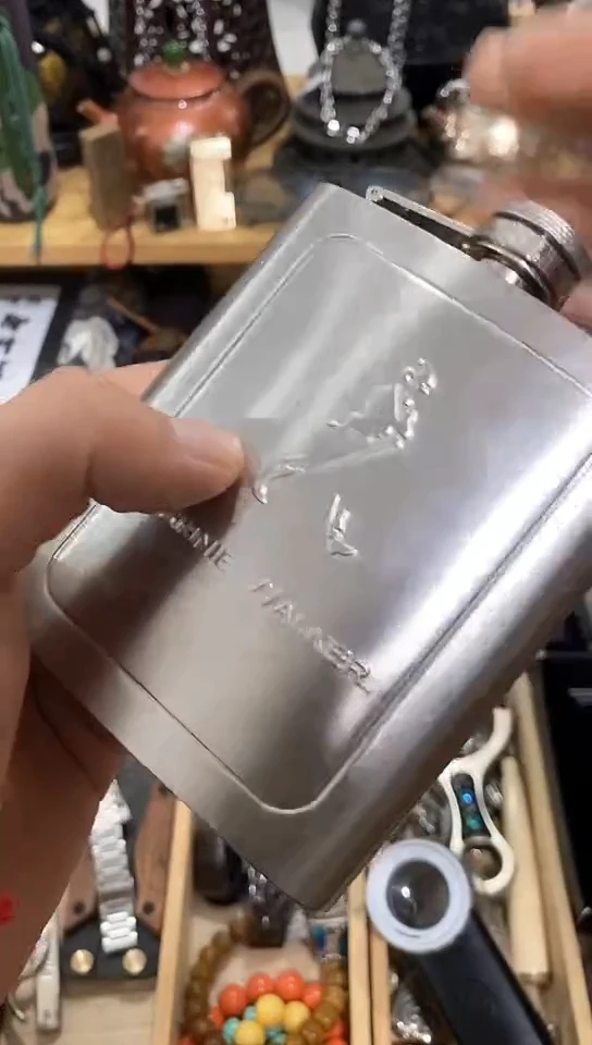 瓷片闪购商品  如图所示