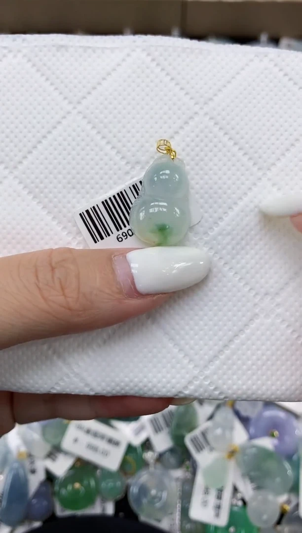 颈饰18K金镶嵌翡翠11111111111