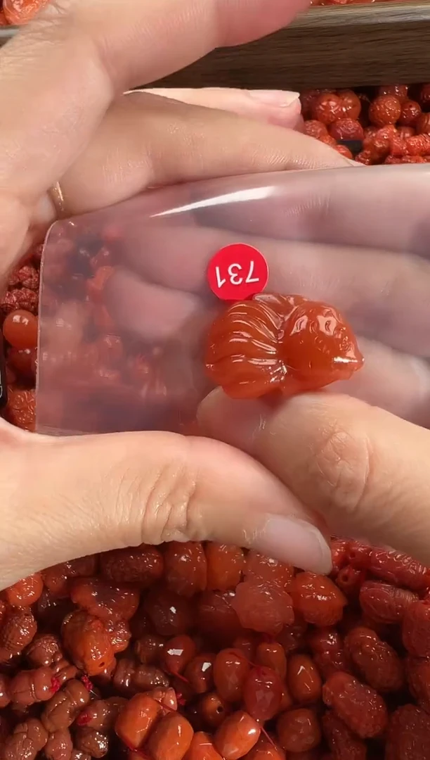 颈饰未镶嵌南红玛瑙1