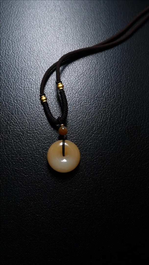 【闪购商品】和田玉颈饰未镶嵌平安扣