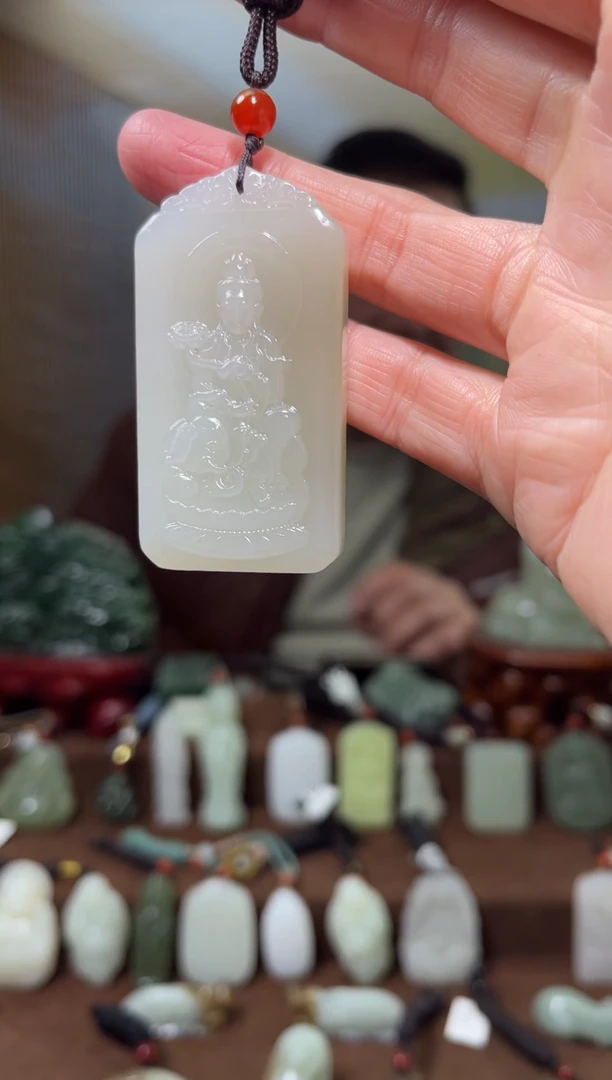 颈饰未镶嵌和田玉·