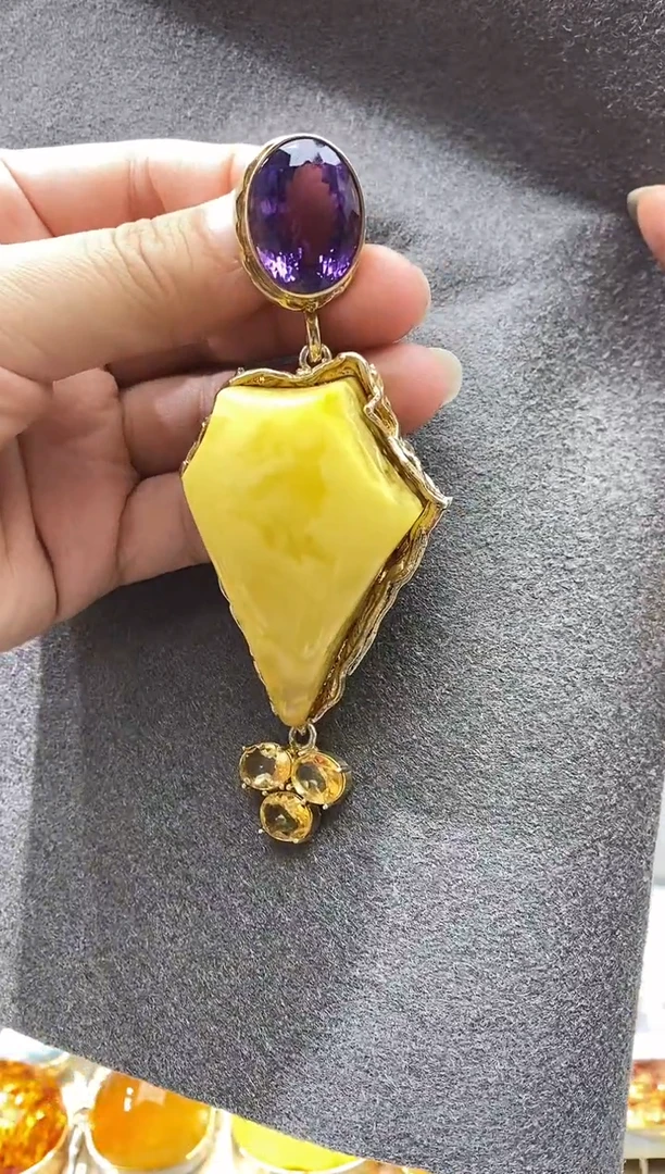 裸石琥珀未镶嵌吊坠