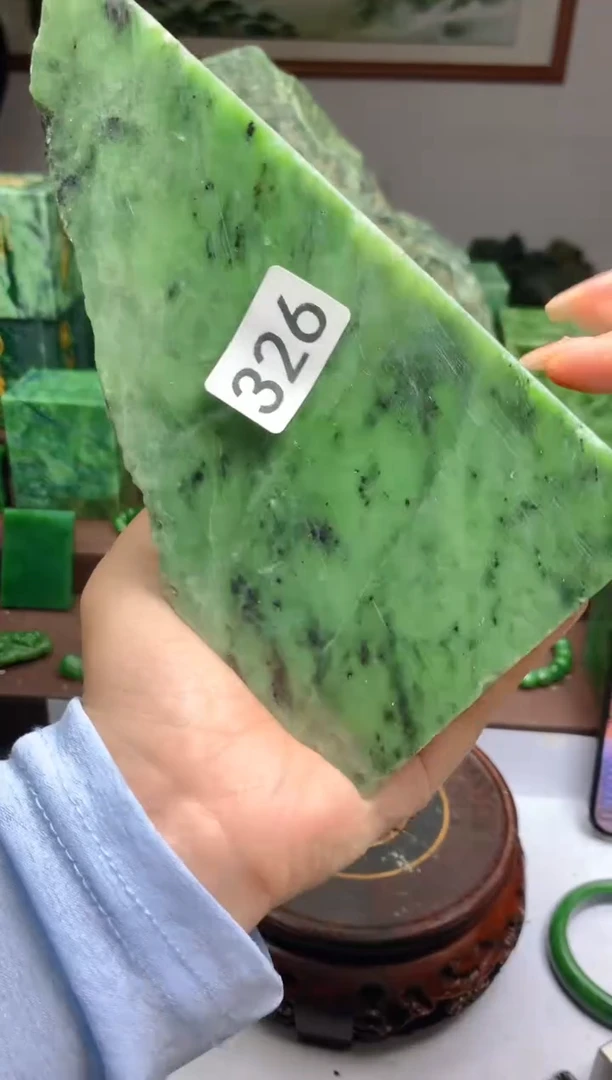 和田玉（碧玉）未镶嵌摆件326