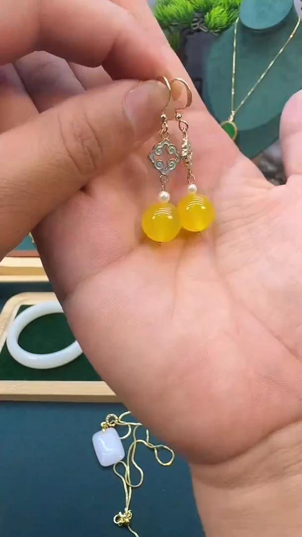 玛瑙/玉髓耳钉14K金镶嵌E55