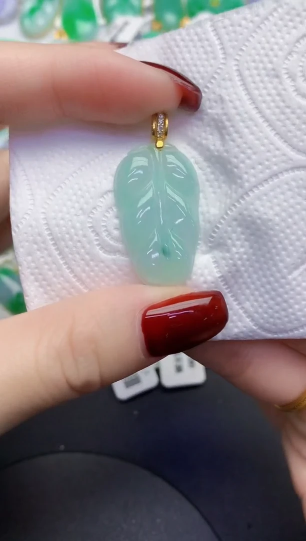 颈饰未镶嵌翡翠缅甸天然翡翠A货