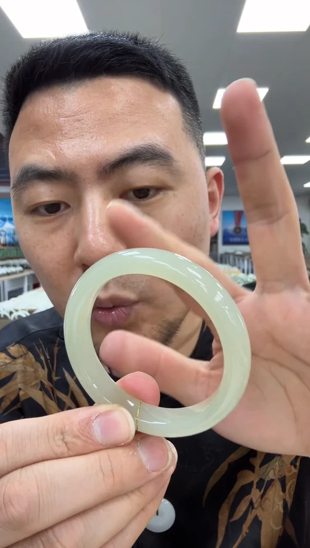 和田玉手镯未镶嵌55 w33