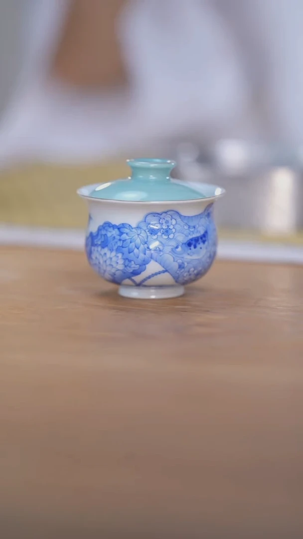 荷叶天青盖碗一个