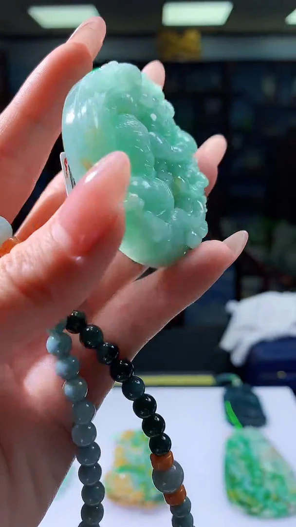 【闪购商品】定制翡翠未镶嵌8048jj-毛货挂件145配珠链