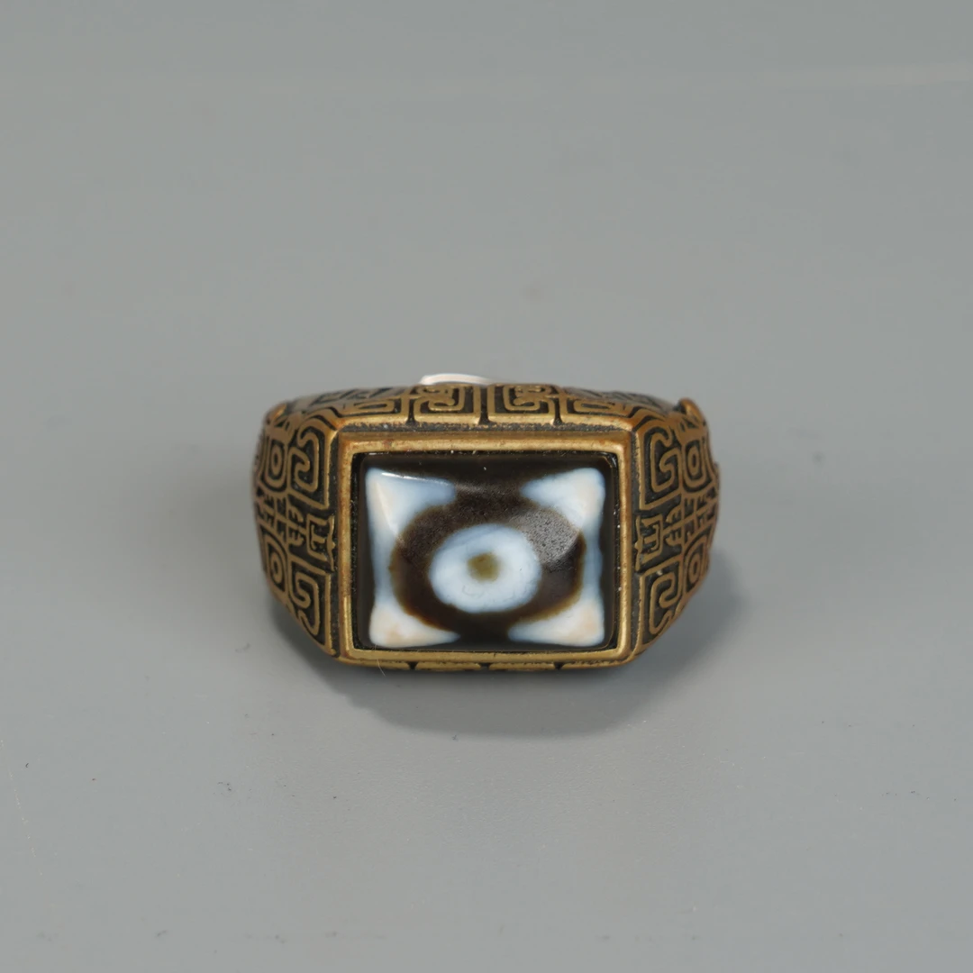 Lot09 清代 纯银嵌天珠戒指