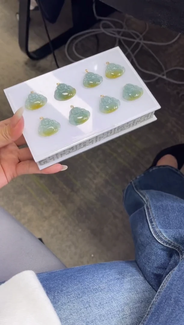 颈饰18K金镶嵌翡翠Z107 /多样性发一件/配绳子