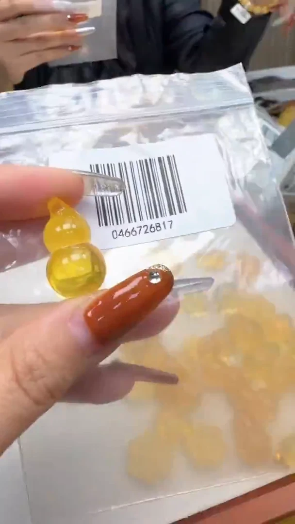 裸石琥珀未镶嵌如图