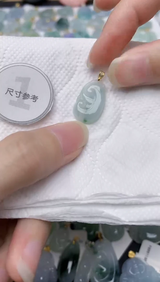 翡翠18K金镶嵌颈饰天然A货翡翠