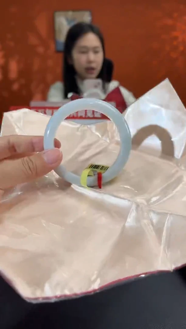 未镶嵌手镯翡翠4        圈口54