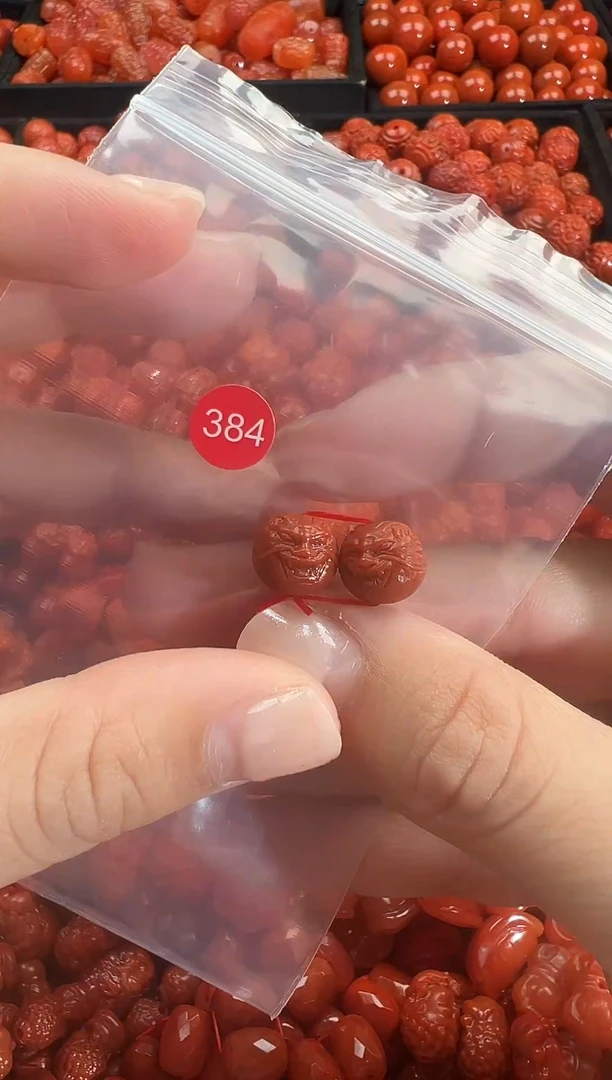 颈饰未镶嵌南红玛瑙1