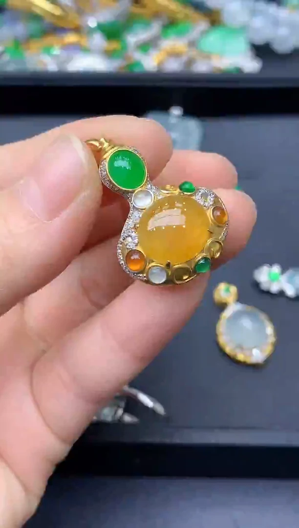 颈饰18K金镶嵌翡翠354-中国好珍宝