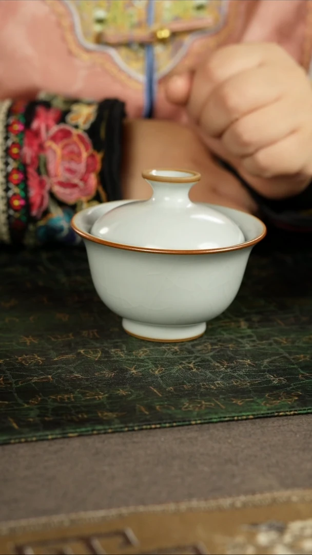 t*m善窑厂汝窑月白素色盖碗