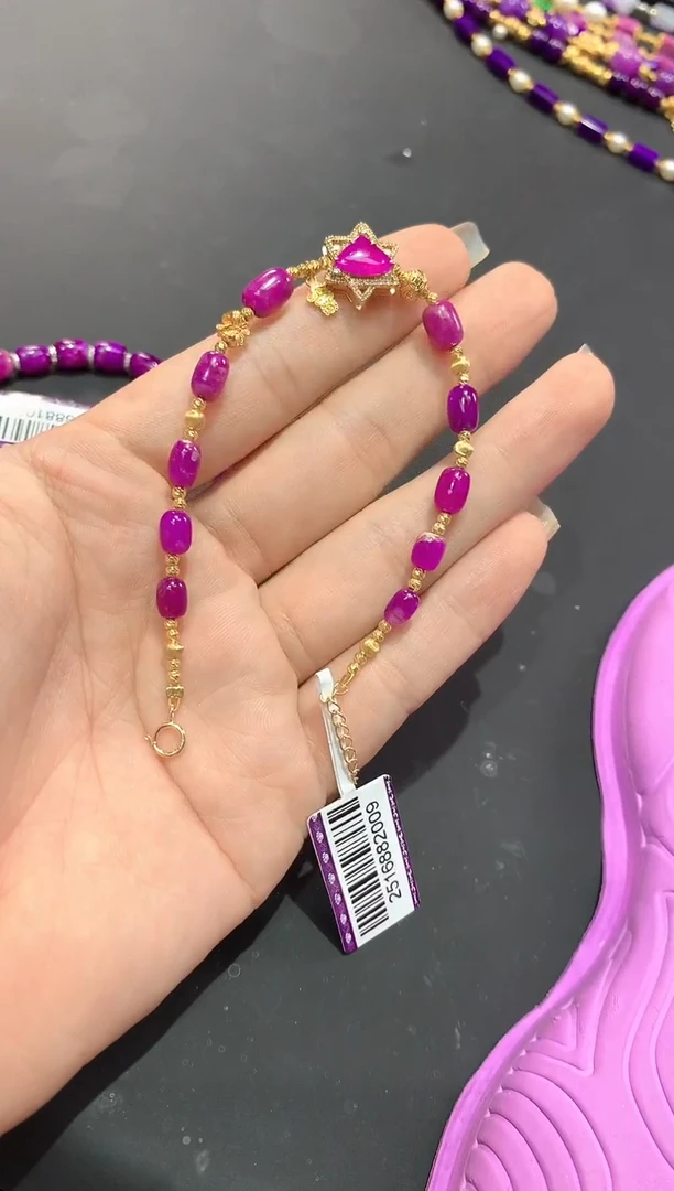 18K金镶嵌苏纪石（舒俱来）.s****8手链