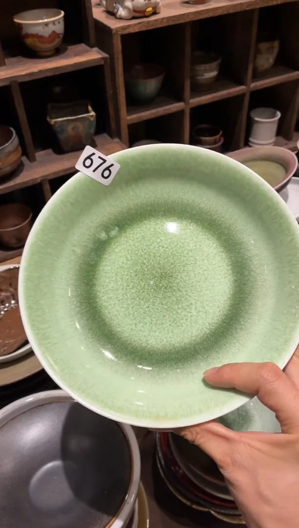 瓷片c*s676微瑕玻化绿平盘1个