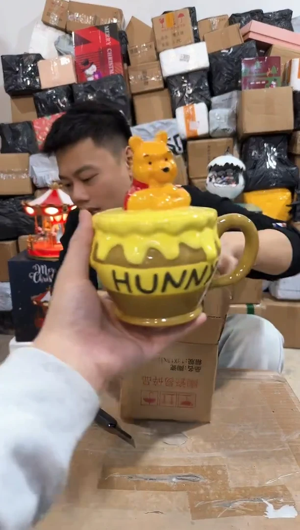 瓷片Q版维尼蜂蜜带盖杯