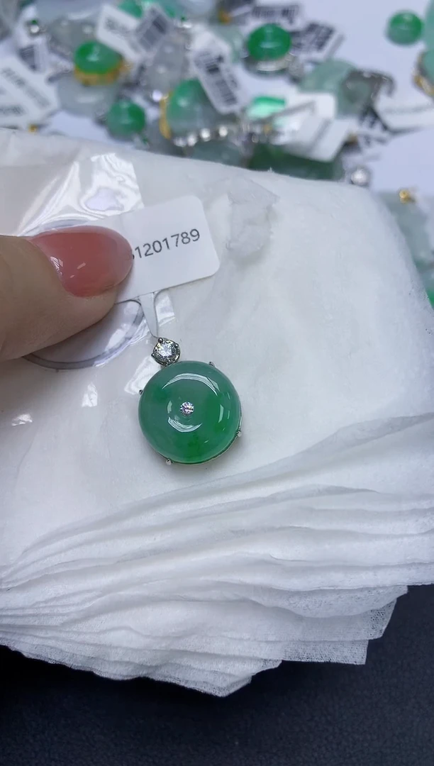 颈饰未镶嵌翡翠天然缅甸翡翠A货多样性发一件