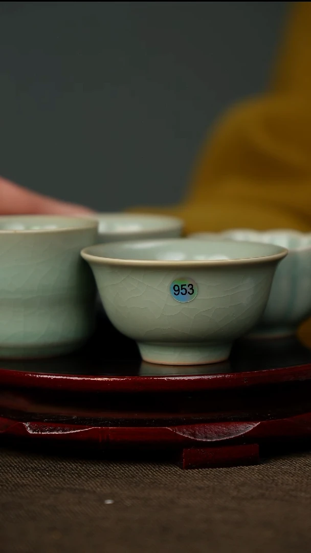 全屏 压手杯 无底款  仿古釉953