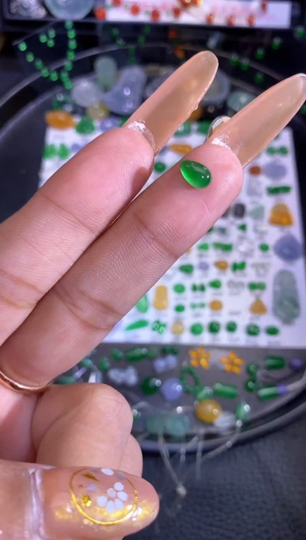 未镶嵌挂件翡翠水滴