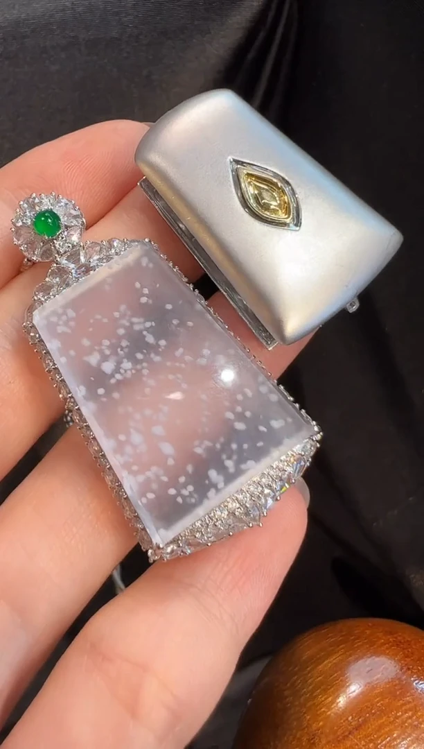 吊坠(不含链)18K金镶嵌翡翠L6吊坠