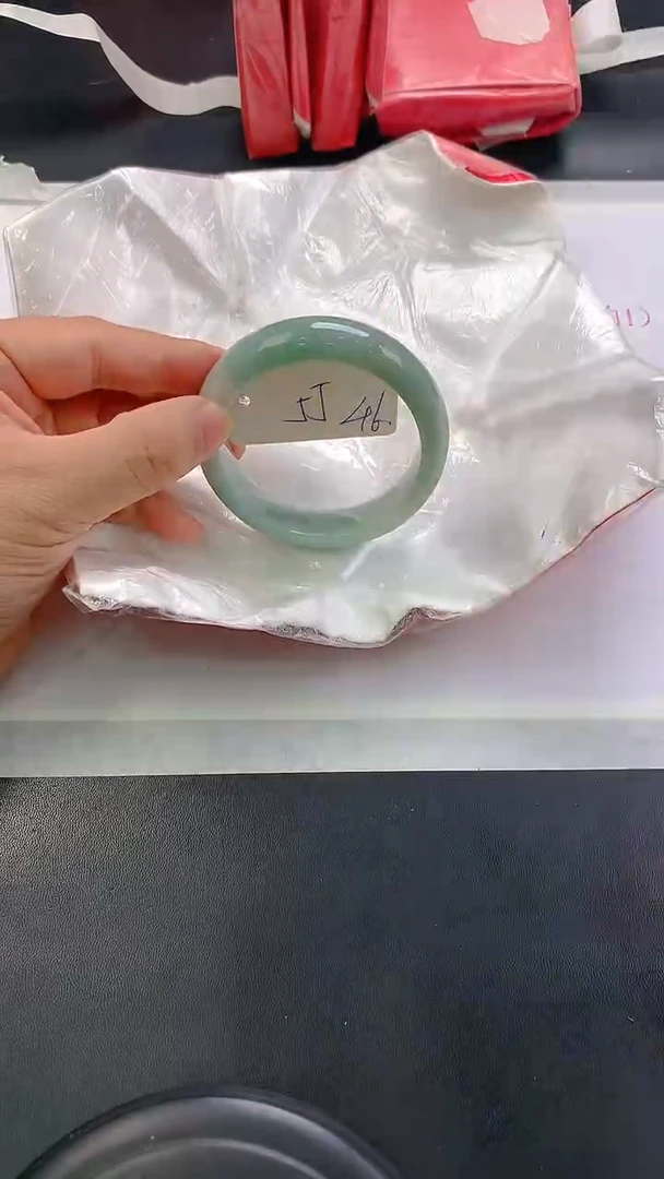 未镶嵌手镯翡翠46