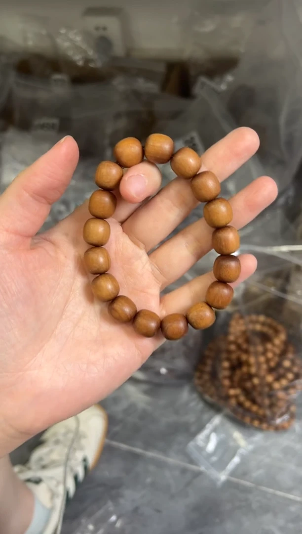檀香木无事牌黑肉老檀香木桶珠素圈手串12MM