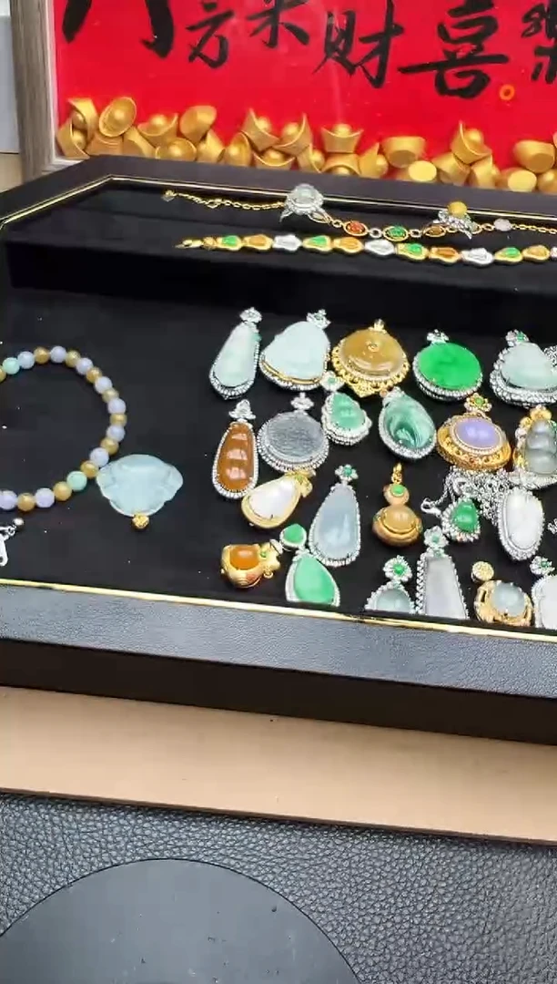 18K金镶嵌手串翡翠勿拍