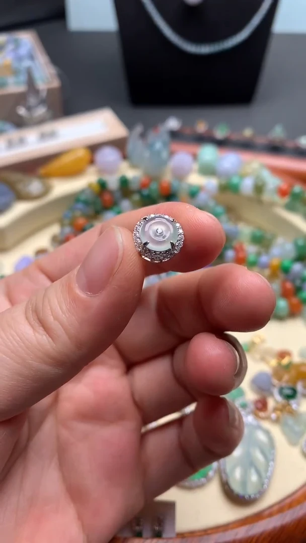 【闪购商品】翡翠颈饰银S925镶嵌翡翠镶嵌平安扣