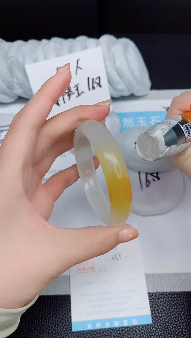 石英质玉手镯未镶嵌a67