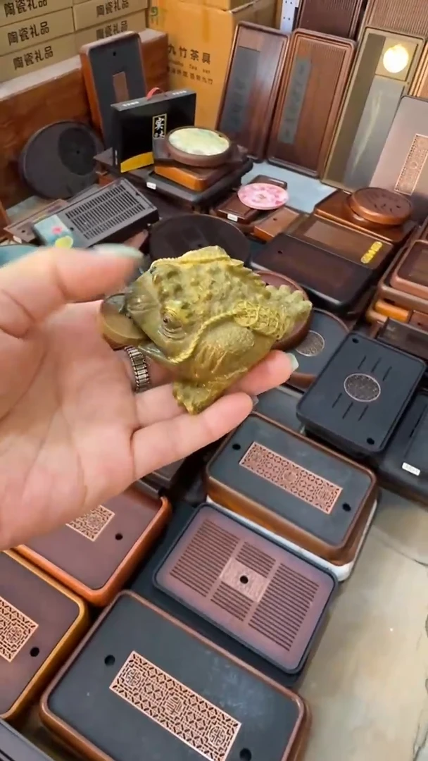 变色金蟾茶宠茶宠