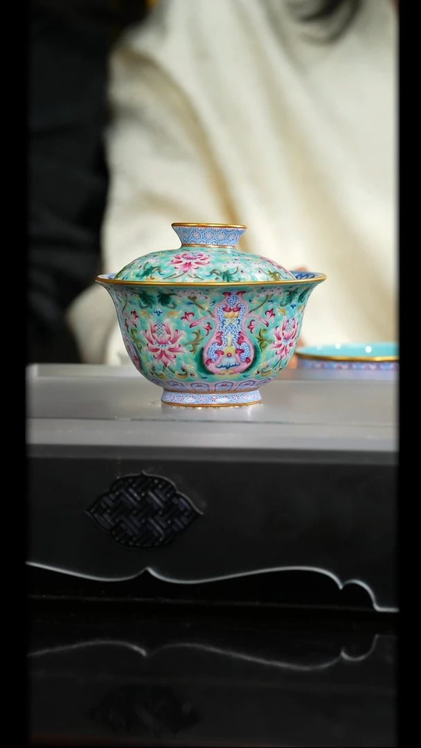 溢珍堂丨外松石绿内青花缠枝莲盖碗景德镇陶瓷