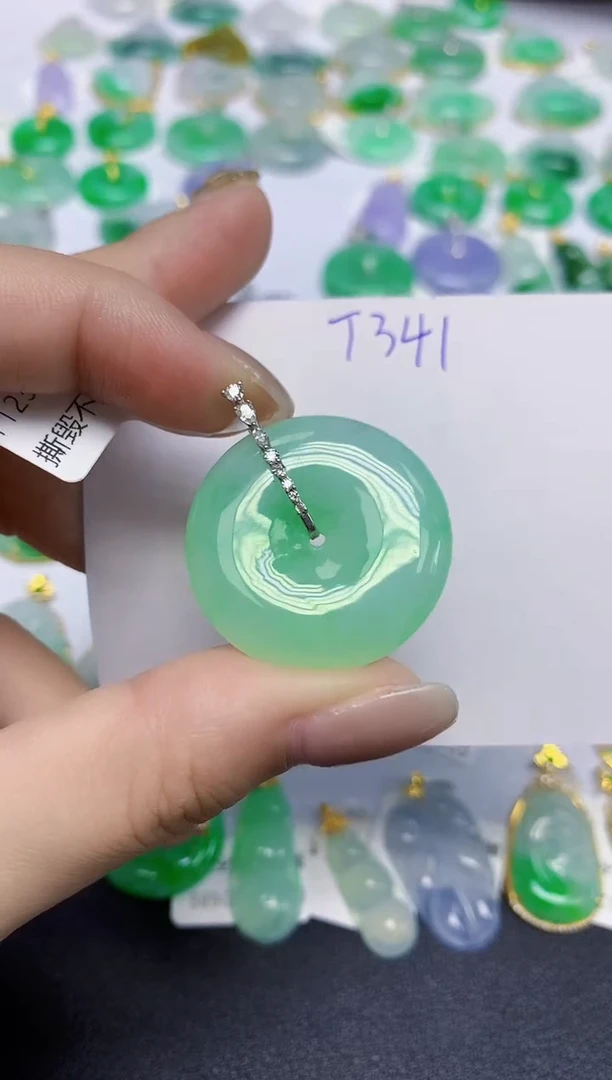 颈饰18K金镶嵌翡翠天然缅甸翡翠A货翡翠百元以上9元证书费自理