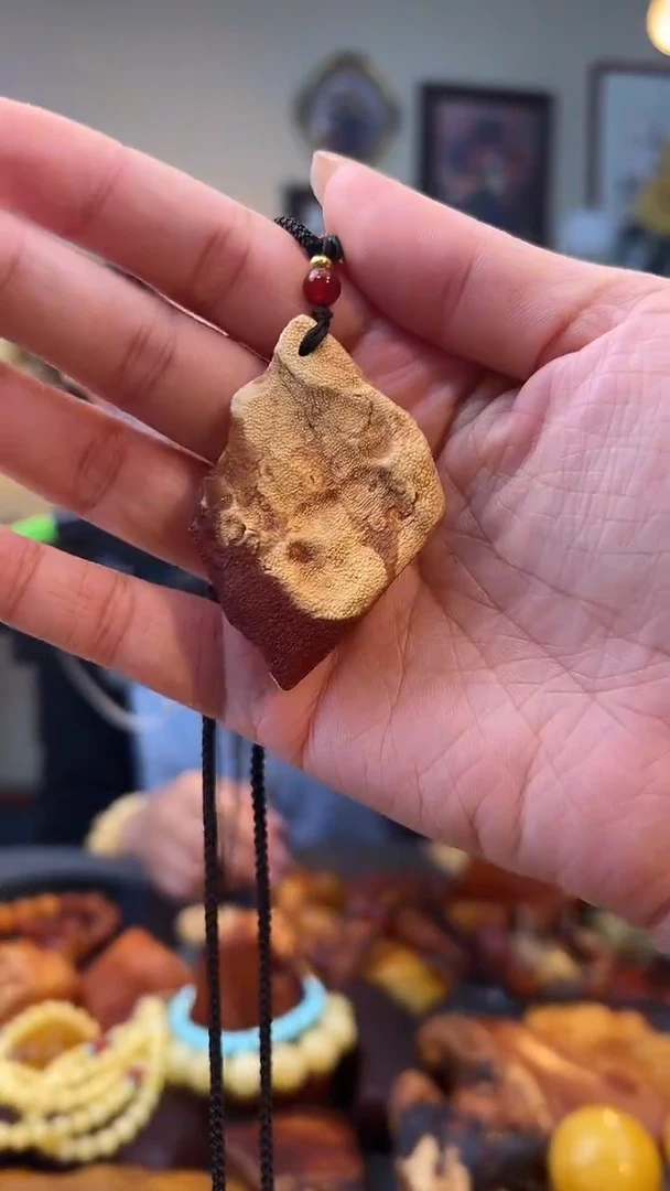琥珀颈饰未镶嵌吊坠