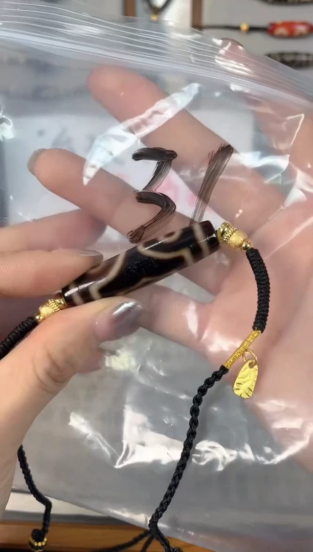 黑金宝盖三眼锁骨链