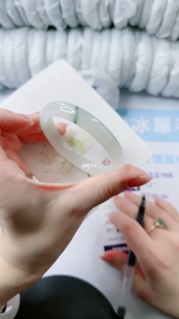 【闪购商品】石英质玉手镯未镶嵌多样性发货V308