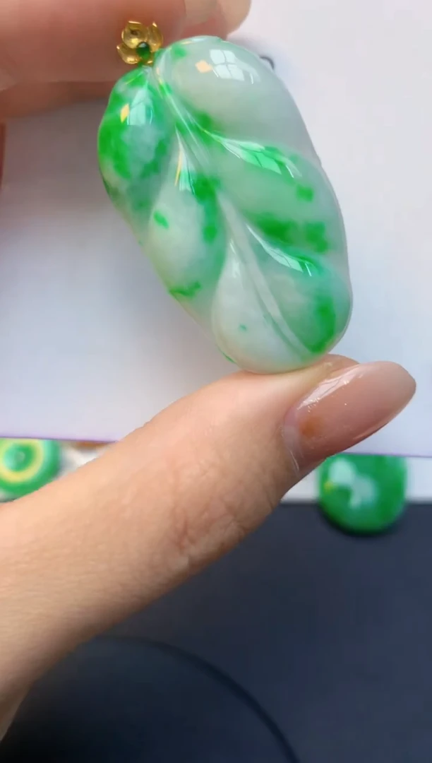 颈饰18K金镶嵌翡翠天然A货缅甸翡翠百元以上9元证书费自理