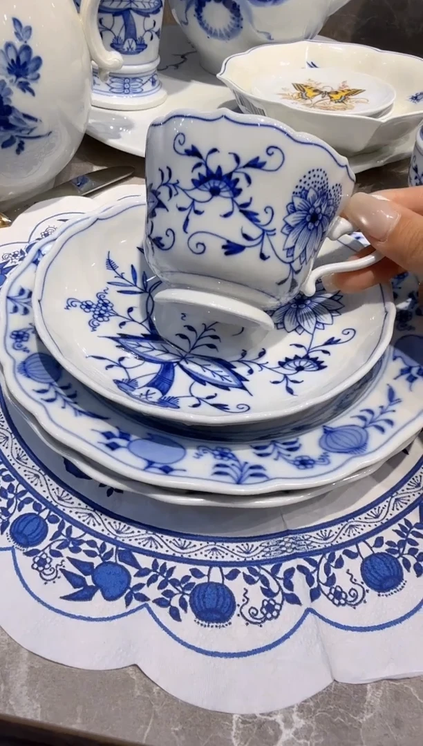 骨瓷娜娜中古瓷器如图所示11