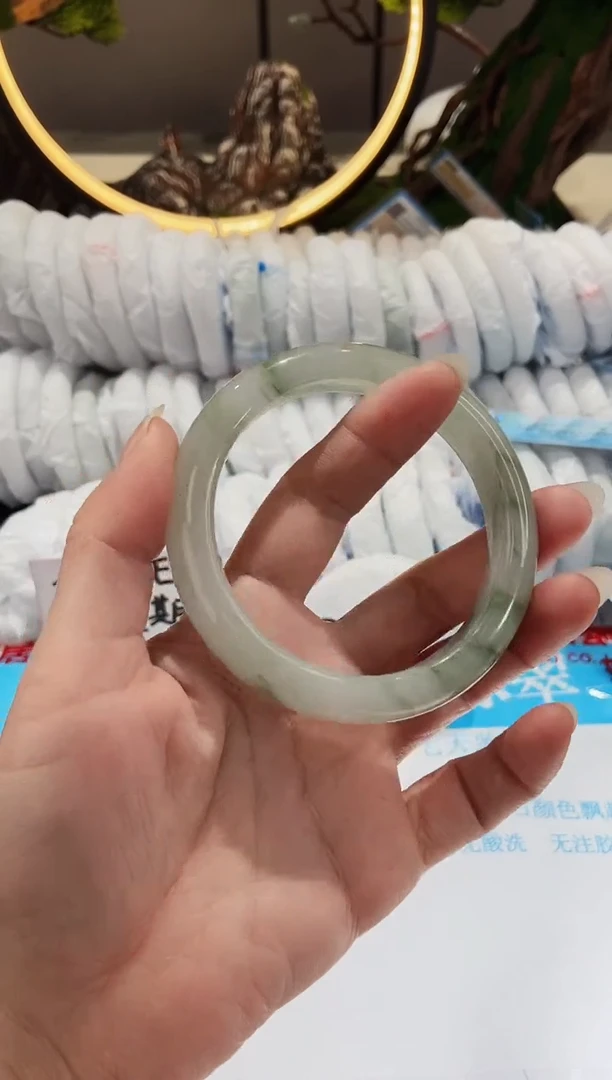【闪购商品】石英质玉手镯未镶嵌59-61