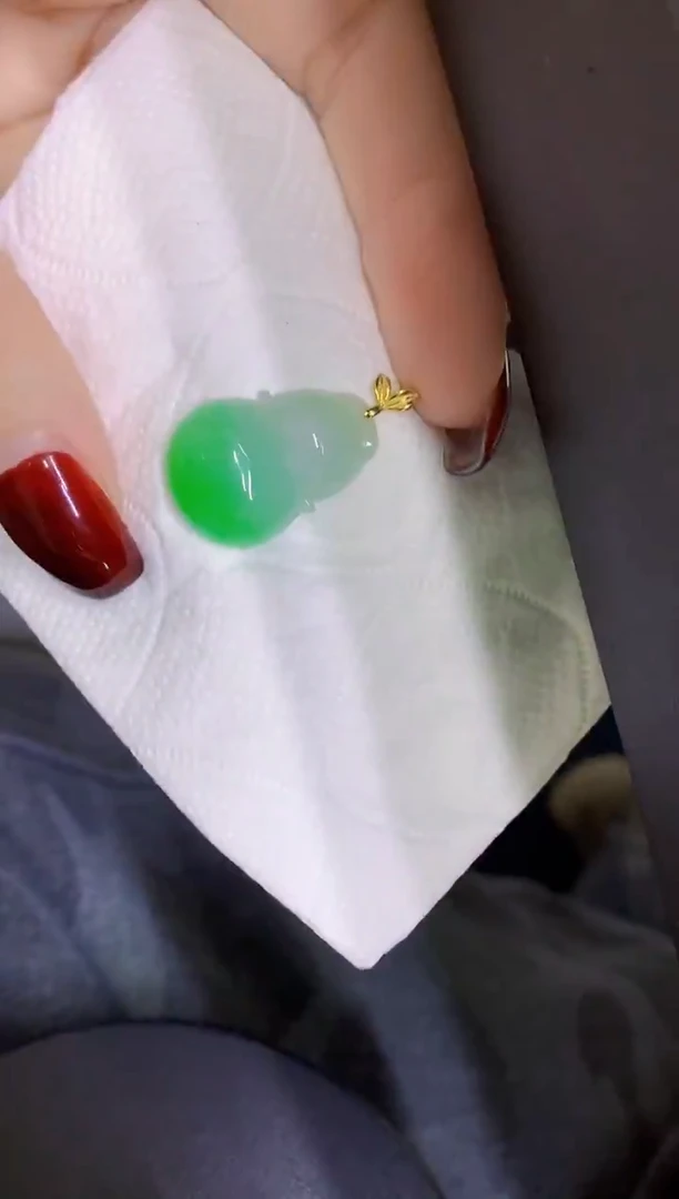 颈饰18K金镶嵌翡翠缅甸天然翡翠A货