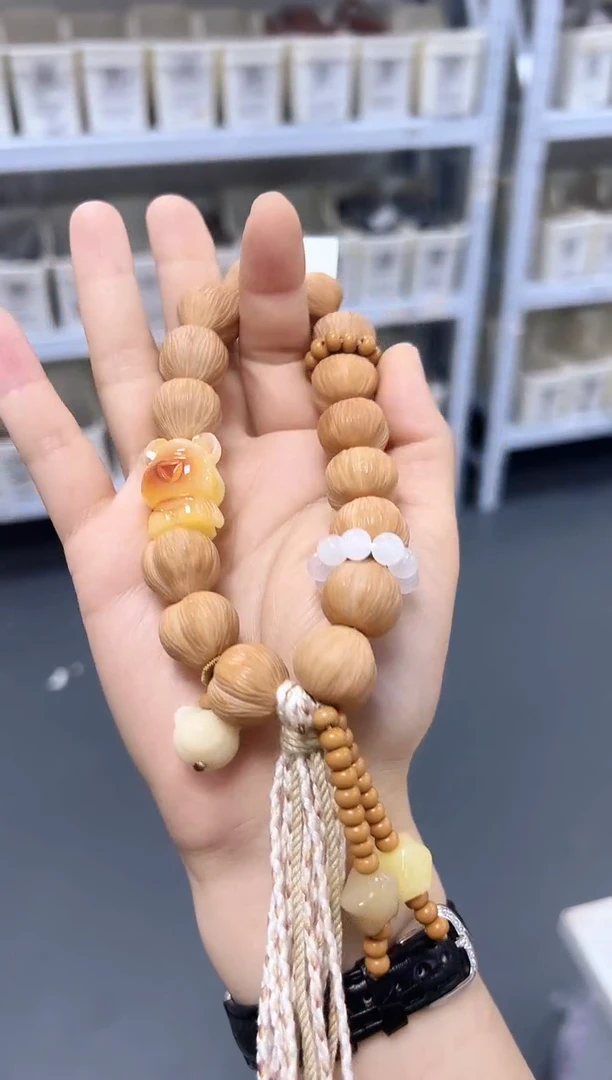 吊坠猴头核桃GZA028