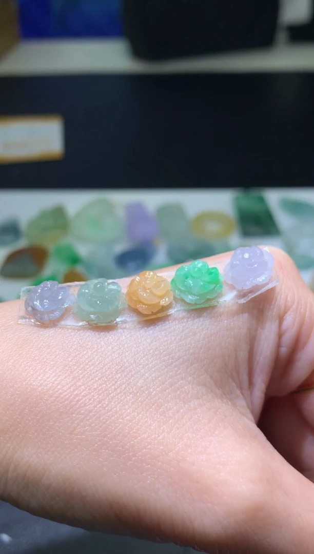 未镶嵌定制翡翠毛货  卡10