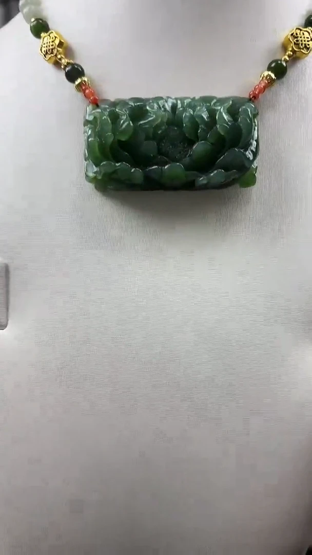 颈饰未镶嵌和田玉花牌