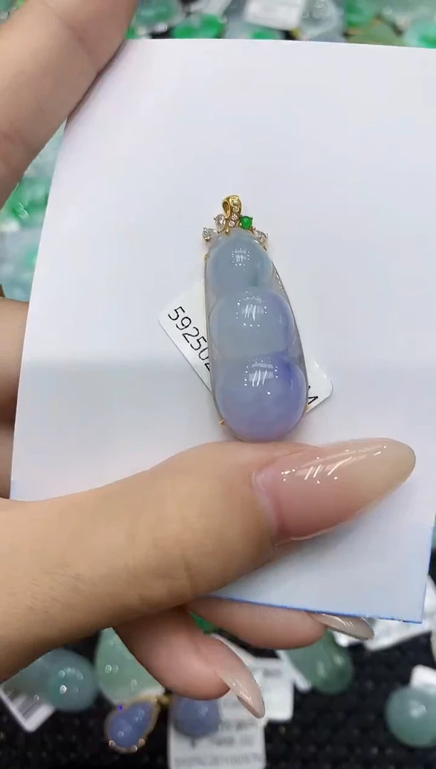 翡翠18K金镶嵌颈饰111111111111