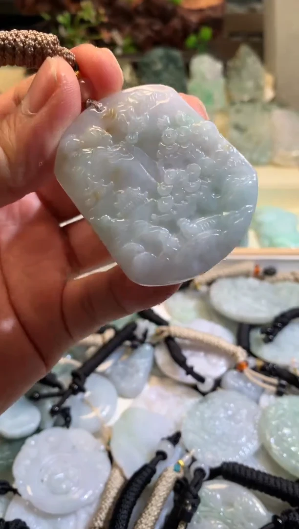 翡翠未镶嵌颈饰5/09/020