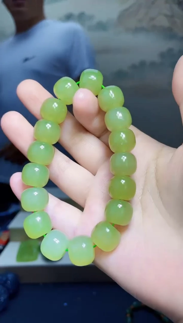 和田玉未镶嵌颈饰1